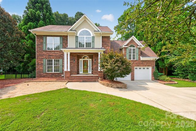 220 35th Avenue NE, Hickory, NC 28601