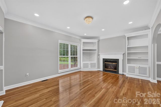 220 35th Avenue NE, Hickory, NC 28601