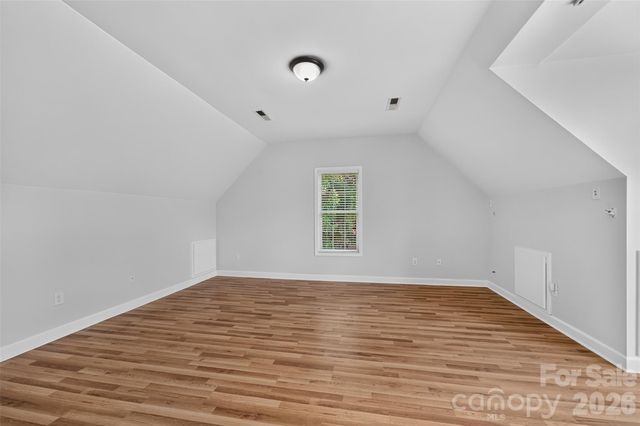 220 35th Avenue NE, Hickory, NC 28601