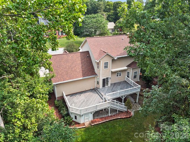 220 35th Avenue NE, Hickory, NC 28601