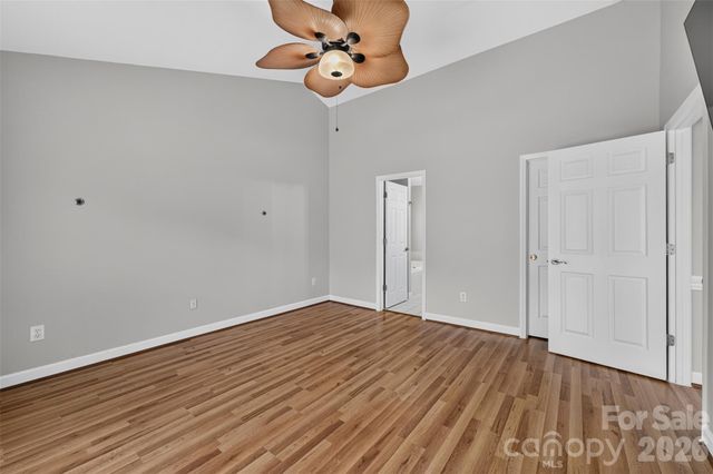 220 35th Avenue NE, Hickory, NC 28601