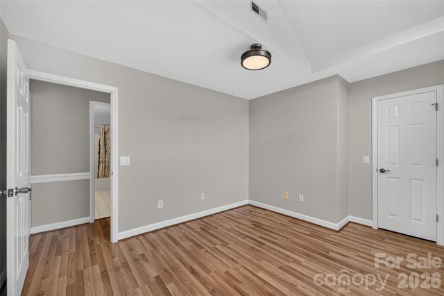 220 35th Avenue NE, Hickory, NC 28601
