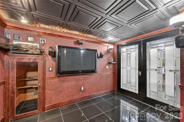 220 35th Avenue NE, Hickory, NC 28601