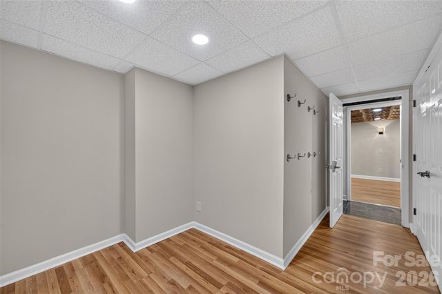 220 35th Avenue NE, Hickory, NC 28601