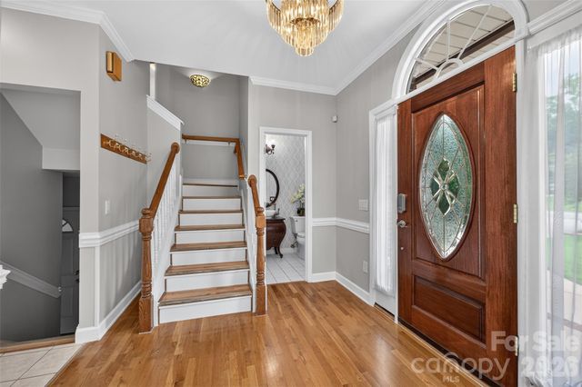 220 35th Avenue NE, Hickory, NC 28601