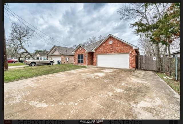 201 Richards Street B, College Station, TX 77845