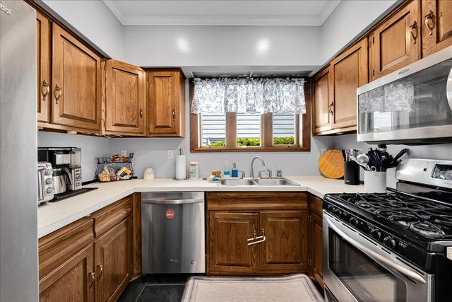 118 S Gladstone Avenue, Aurora, IL 60506