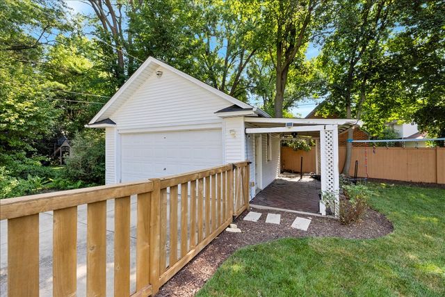 118 S Gladstone Avenue, Aurora, IL 60506