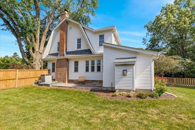 118 S Gladstone Avenue, Aurora, IL 60506