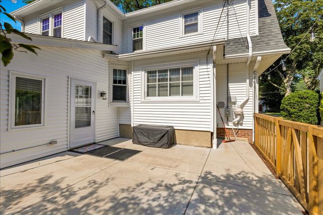 118 S Gladstone Avenue, Aurora, IL 60506