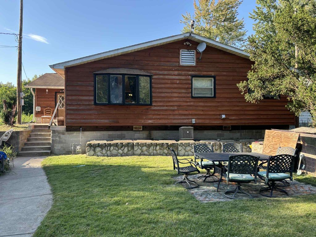 6860 Ramsey Road, Hebron, IN 46341