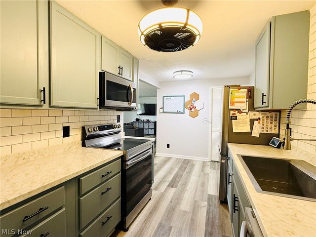 9731 Sunrise Boulevard M31, North Royalton, OH 44133