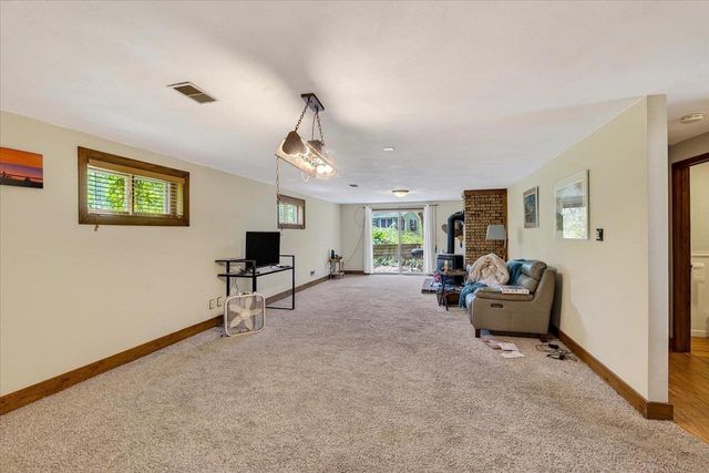 10671 Oak Ridge Road, Evansville, WI 53536