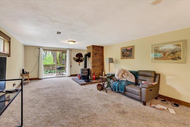 10671 Oak Ridge Road, Evansville, WI 53536