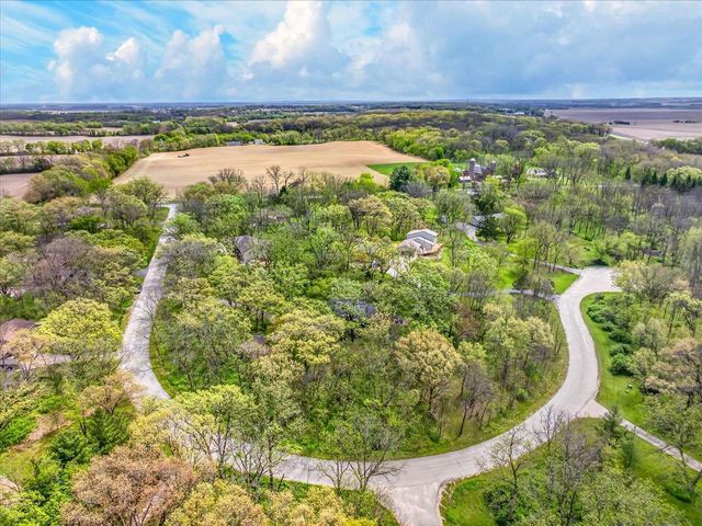 10671 Oak Ridge Road, Evansville, WI 53536