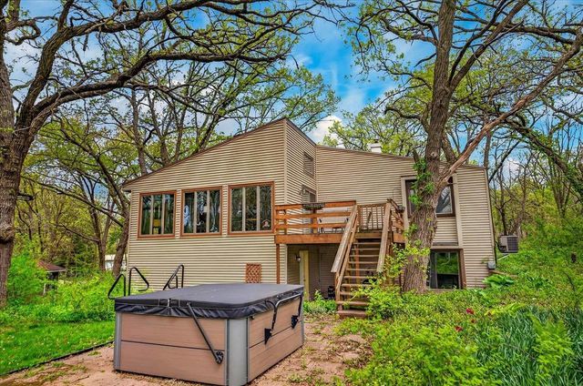 10671 Oak Ridge Road, Evansville, WI 53536