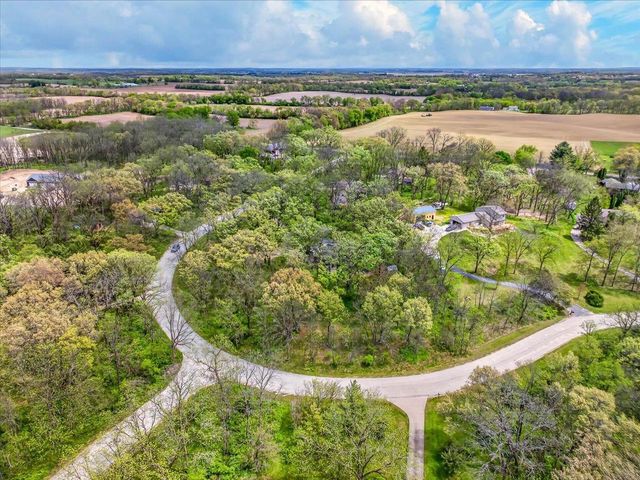 10671 Oak Ridge Road, Evansville, WI 53536