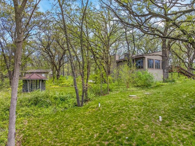 10671 Oak Ridge Road, Evansville, WI 53536