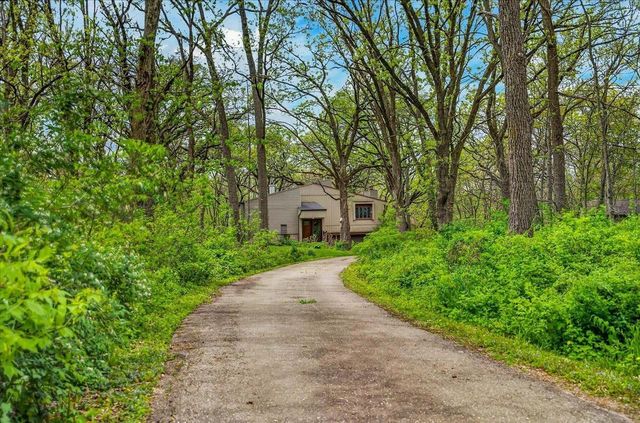 10671 Oak Ridge Road, Evansville, WI 53536