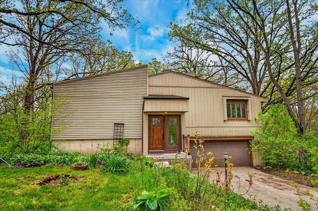 10671 Oak Ridge Road, Evansville, WI 53536