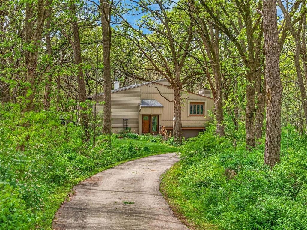 10671 Oak Ridge Road, Evansville, WI 53536