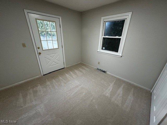 586 Ingalls Road, Akron, OH 44312