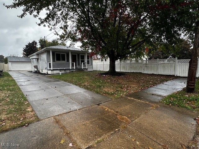 586 Ingalls Road, Akron, OH 44312