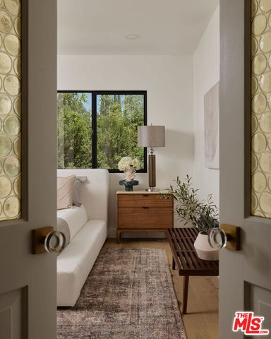 4650 Ellenita Avenue, Tarzana (los Angeles), CA 91356