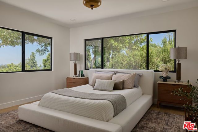 4650 Ellenita Avenue, Tarzana (los Angeles), CA 91356