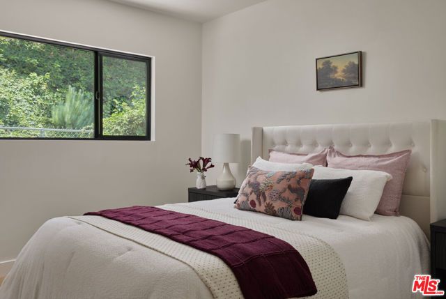 4650 Ellenita Avenue, Tarzana (los Angeles), CA 91356