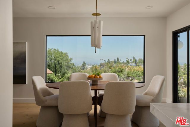 4650 Ellenita Avenue, Tarzana (los Angeles), CA 91356