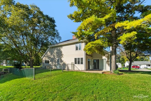 212 Boulder Hill Pass, Montgomery, IL 60538