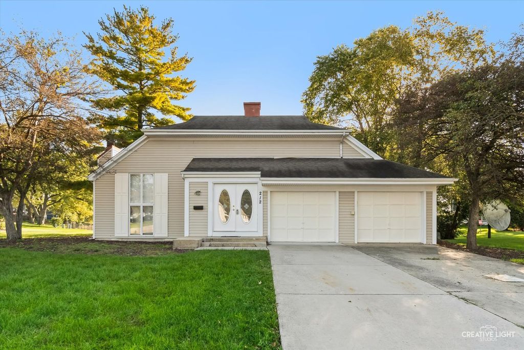 212 Boulder Hill Pass, Montgomery, IL 60538