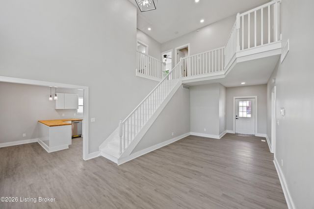 6905 James Madison Way, Louisville, KY 40272