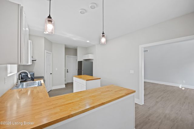 6905 James Madison Way, Louisville, KY 40272
