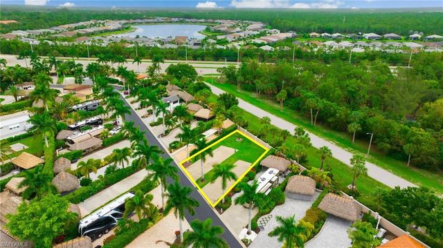 13559 Snook CIR, Naples, FL 34114