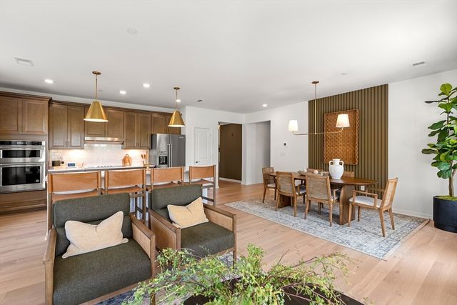 320 Martins Landing 401, North Reading, MA 01864