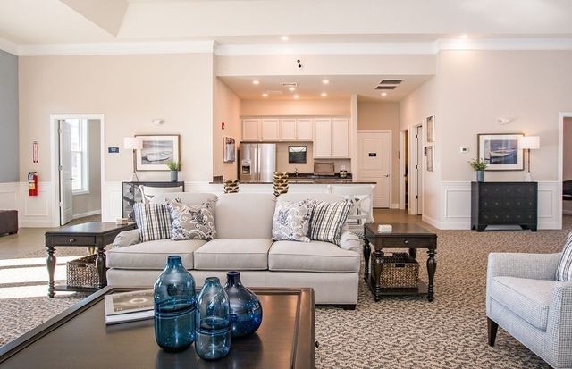 320 Martins Landing 401, North Reading, MA 01864