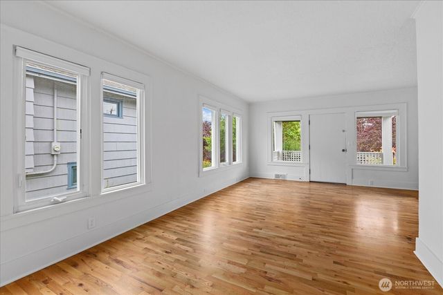 706 N 78th Street, Seattle, WA 98103