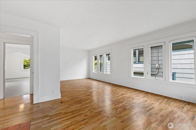 706 N 78th Street, Seattle, WA 98103