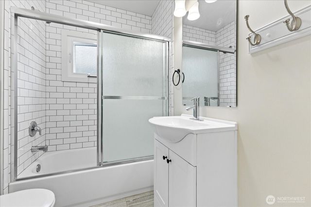 706 N 78th Street, Seattle, WA 98103