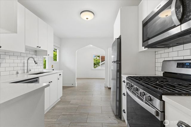 706 N 78th Street, Seattle, WA 98103