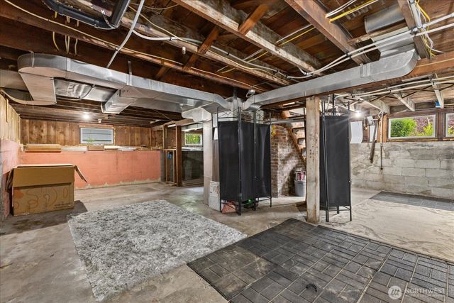 706 N 78th Street, Seattle, WA 98103