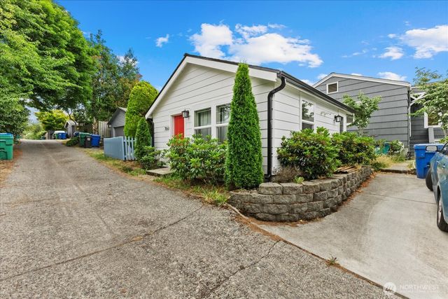706 N 78th Street, Seattle, WA 98103
