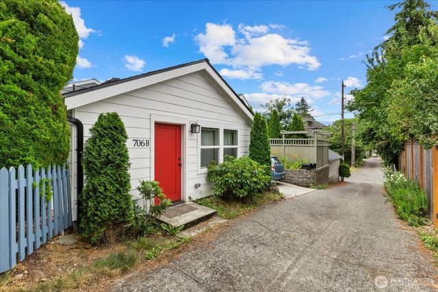 706 N 78th Street, Seattle, WA 98103