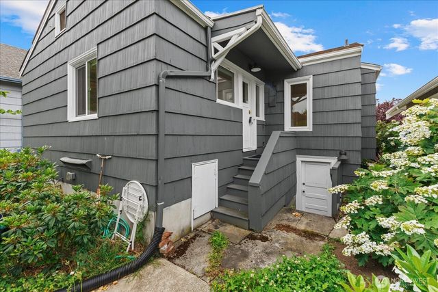 706 N 78th Street, Seattle, WA 98103