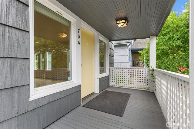 706 N 78th Street, Seattle, WA 98103