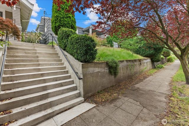 706 N 78th Street, Seattle, WA 98103