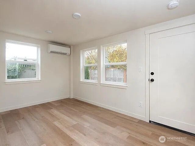 706 N 78th Street, Seattle, WA 98103