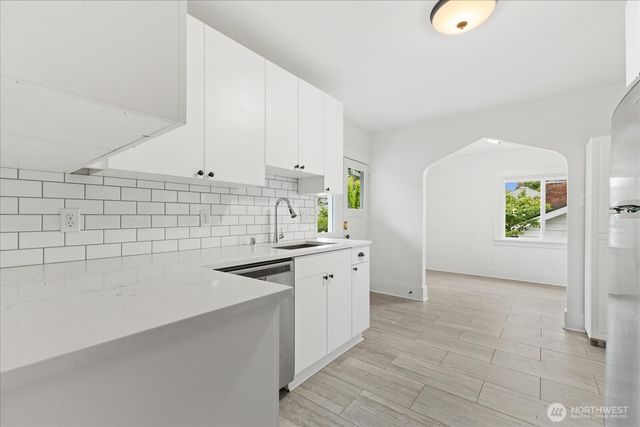 706 N 78th Street, Seattle, WA 98103